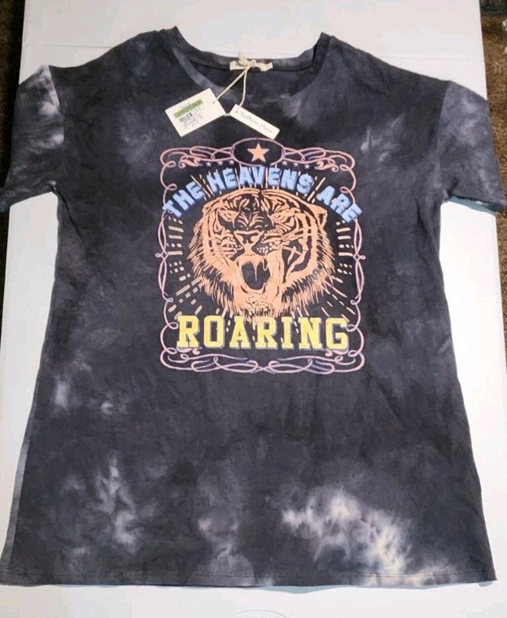 Southern Grace Womens Shirt The Heavens Are Roaring Tiger Tie dye Size Large